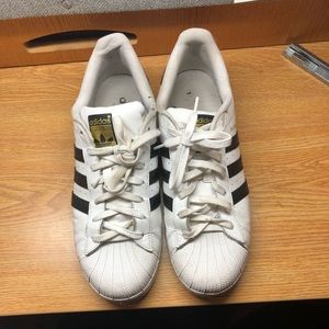Adidas superstars